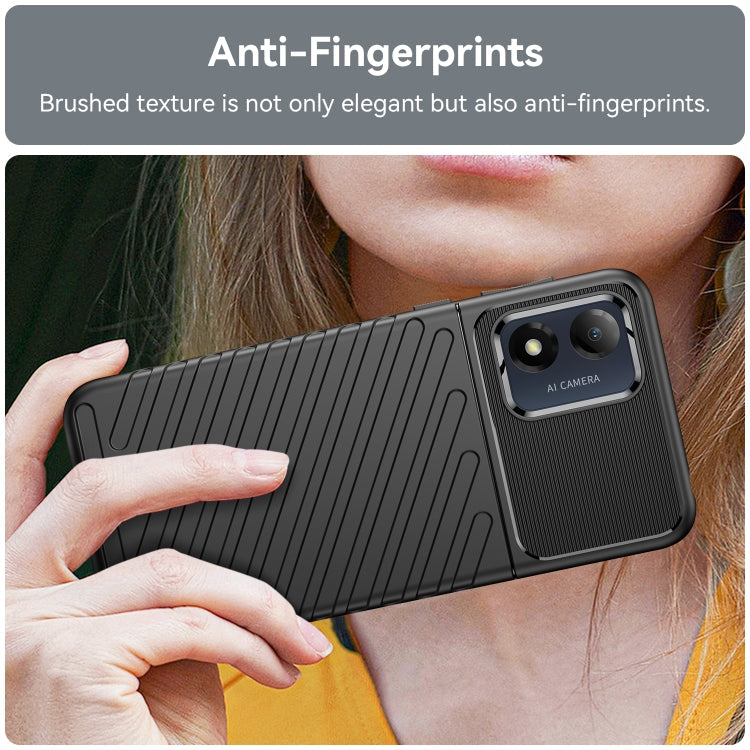 THUNDER Ochranný kryt pre Motorola Moto E13 - čierny