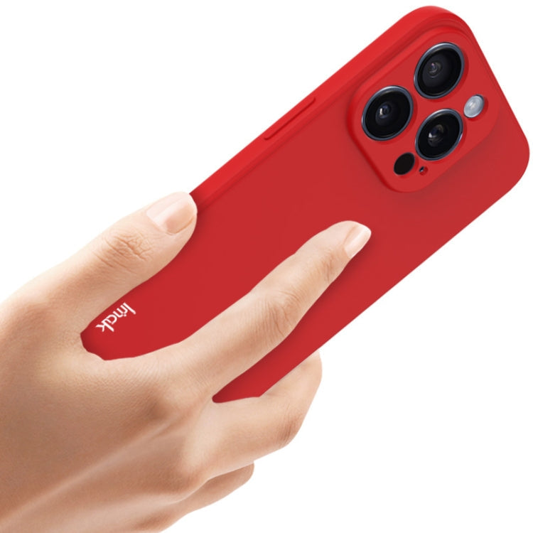 IMAK Silikónový obal pre Apple iPhone 15 Pro - červený