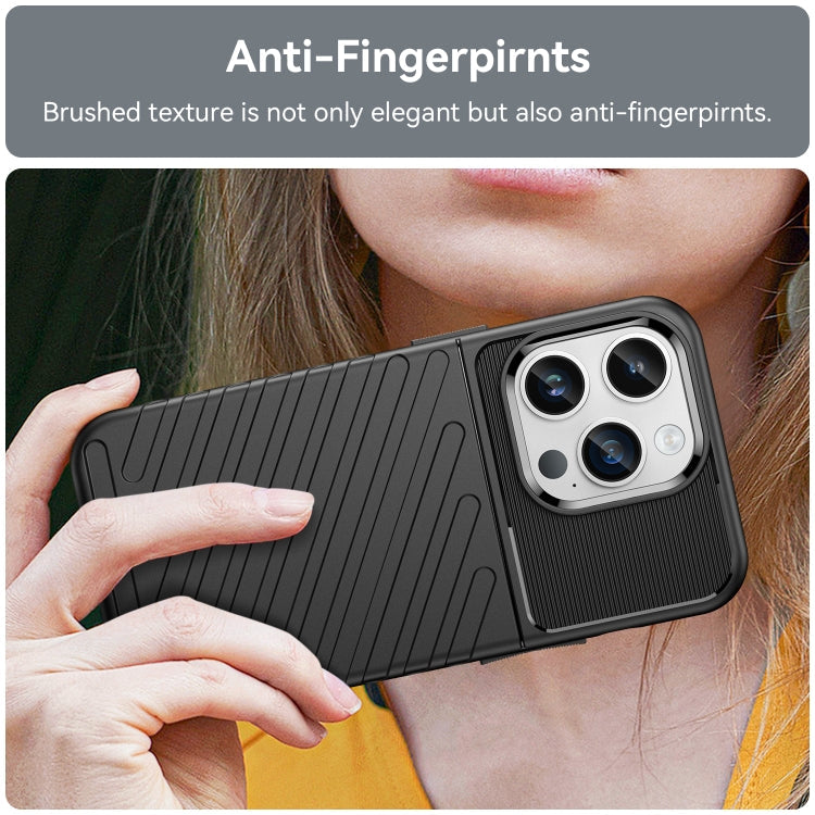 THUNDER Ochranný kryt pre Apple iPhone 15 Pro - čierny